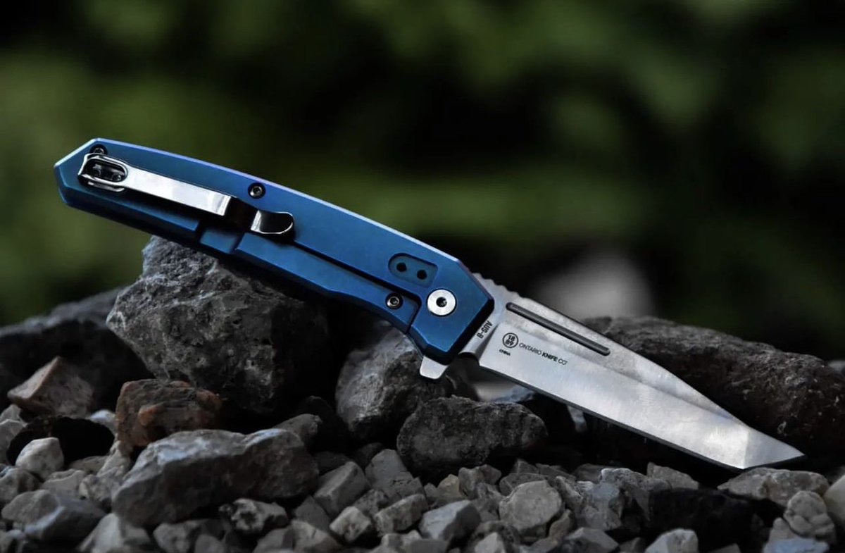 OntarioKnife's tweet photo. The #iridiscent & #titanium frame lock folder #Ti22Ultrablue is as tough as it is beautiful! #UpgradeYourEDC 👌🏽🔪
#ontarioknifecompany #ontarioknife #ontarioknives #ontarioknifeco #OKC1889 #hunting #camping #hiking #outdoors #tools #gear #quality #bushcraft #survival #tactical https://t.co/7fVIwSOqaZ