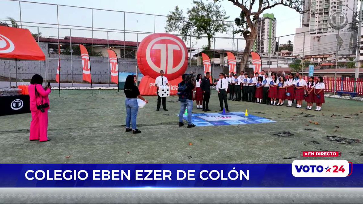 TReporta's tweet photo. #ElTableroVoto24 conversa con los adolescentes del Colegio Eben Ezer, para conocer su opinión sobre los principales problemas que enfrenta la provincia de Colón.
#Voto24 #TReporta https://t.co/674FyVXD9i