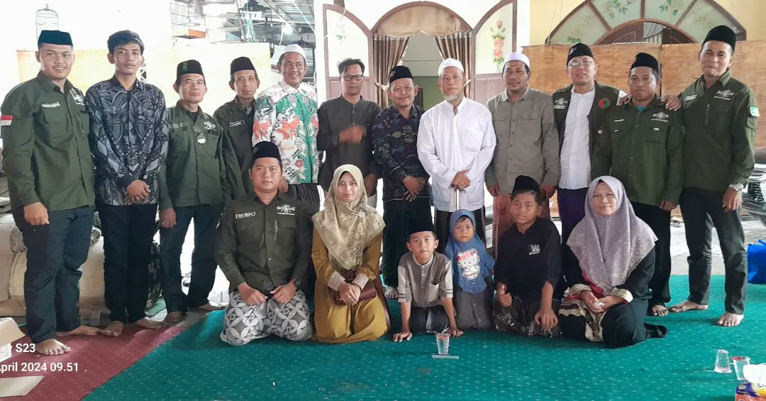 LPBINU_SIDOARJO's tweet photo. Safari Idul Fitri 1445 H PC LPBI NU Sidoarjo di ndalem KH. R. Abd. Salam Mujib, Rais Syuriyah PCNU Sidoarjo sekaligus pengasuh PP Al Khoziniy, Buduran Sidoarjo.(15/04)

#Nahdlatululama #pcnusidoarjo #nudeltamedia #pplpbinu #lpbinu #lpbinusidoarjo

https://t.co/MJgFquRasU https://t.co/Z9oQJoS4kH