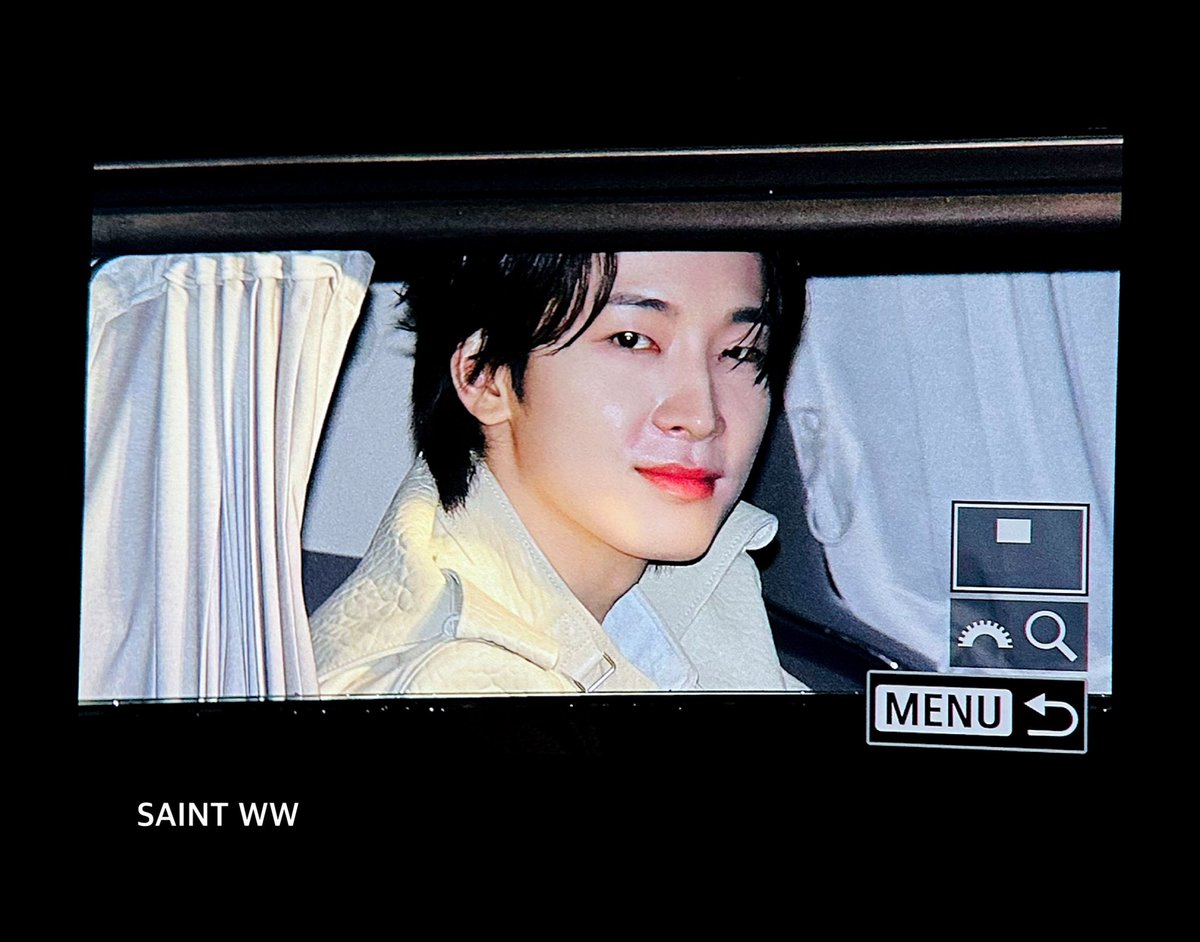 saint_ww's tweet photo. 240415 리모와 행사 퇴근 #세븐틴 #SEVENTEEN #원우 #WONWOO #냥 #세븐틴에서_제일가는_멋쟁이 @pledis_17
고생해써 뱌뱌🥰🥰 https://t.co/lp8crQ8M6f