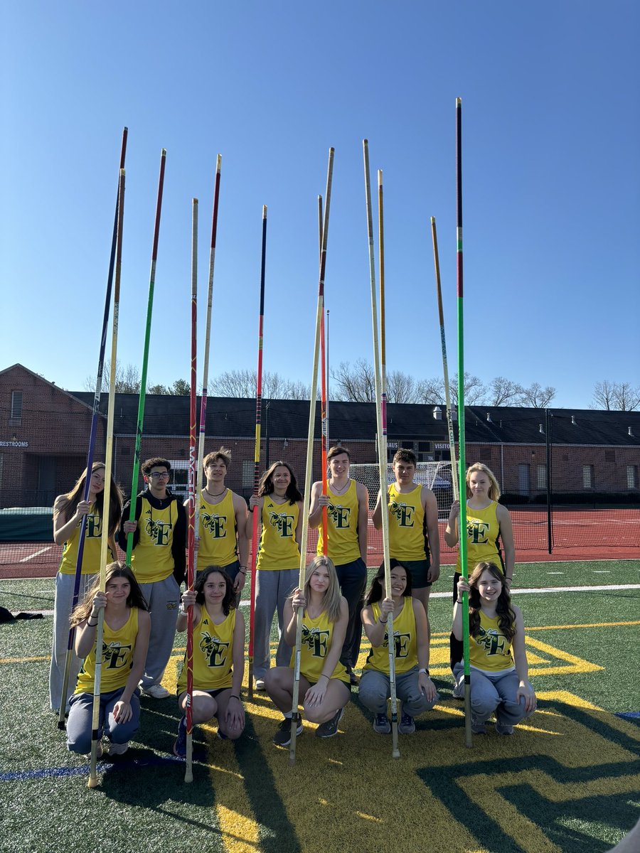 Highlighting our pole vault team today for our meet against Easton at home!!! You all continue to work hard together with your coaches and help each other soar to new heights - the sky is the limit!!! 🐝👍🏻 Let’s GOOOOOOO!!!!! 🐝👍🏻