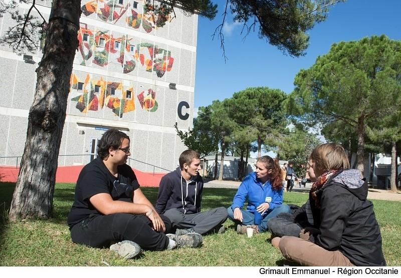 Les #étudiants sont acteurs du changement en #Occitanie ! Le #BudgetParticipatif 'Vos solutions pour la vie étudiante' leur permet de financer des projets innovants et solidaires ❤️ ⏳ Dépôt du dossier avant le 15 mai 👉 jeparticipe.laregioncitoyenne.fr/project/initia…