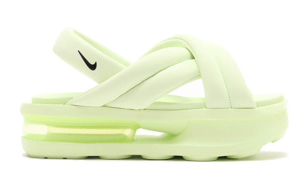 Fashion Press tweet media