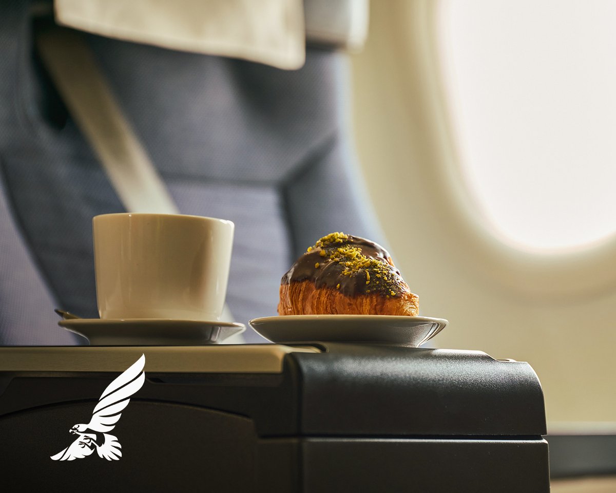 We love waking up in a Falcon Gold window seat with a sweet treat and a cup of coffee! Wishing you a very good morning! #GulfAir #Bahrain #AClassOfOurOwn