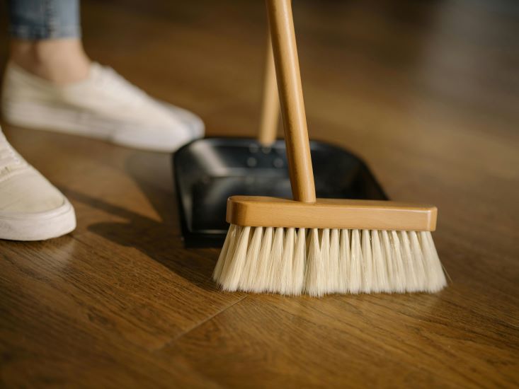 Why Use Brooms Like In India Rather Than Vacuum Cleaners Know more: uniquetimes.org/why-use-brooms… #uniquetimes #latest #vacuumcleaner #brooms #broomstick #cleaningtools #indianhousehold