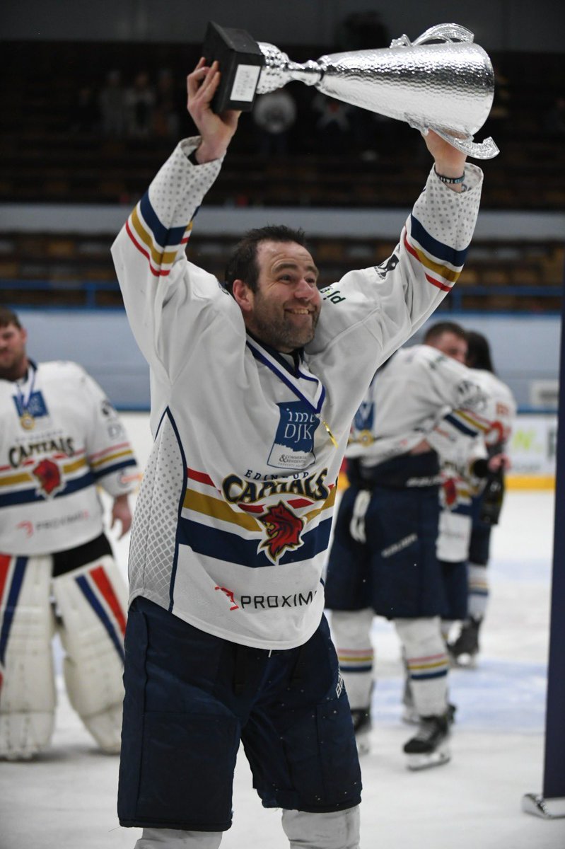 edcapitals's tweet photo. 𝐇𝐀𝐏𝐏𝐘 𝐌𝐎𝐍𝐃𝐀𝐘 𝐂𝐀𝐏𝐒 𝐅𝐀𝐍𝐒 😁🏆🦁

📸 Mark Brown https://t.co/vfdS0gvFGX