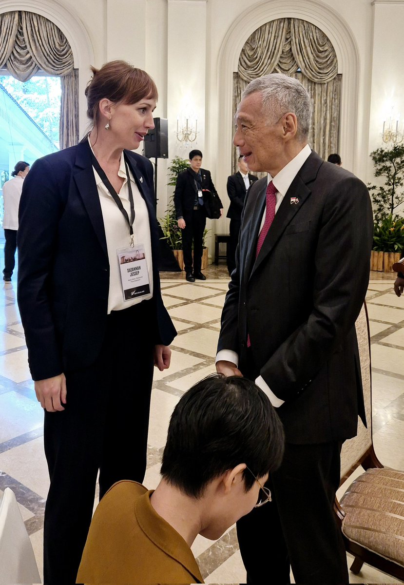 Such a pleasure to meet PM Lee. A former Honorary Adviser to the @asianewzealand and long time supporter of our work. One of the few leaders globally who has actively helped inform the development of NZ Asia relations, including its current re-energization under @chrisluxonmp