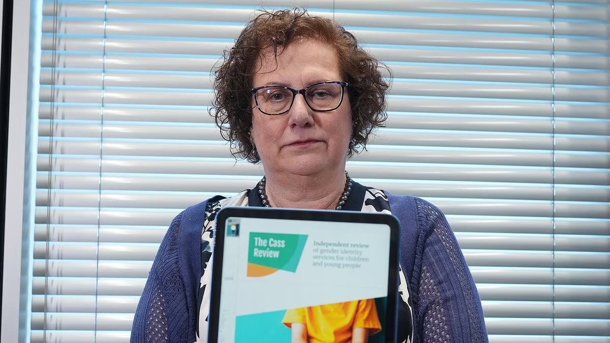 How politically unbiased is Cass? Questions have been raised about the neutrality & evidence basis for the controversial #CassReview. The report’s author @Hilary_Cass has been asked to provide answers why she is meeting with Women's Declaration in the House of Lords this week.