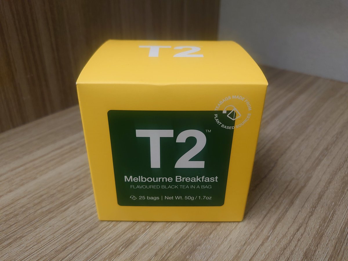 miyatchin's tweet photo. 本日のおやつを購入🛒
ドーナツ：Walkers Doughnuts🍩
紅茶：T2 Melbourne Breakfas🫖

放課後に買い食いをしながら街を歩いていたら、鳴き声がすごい謎の「白い鳥」に奪われました😮ｺﾜｲﾖ!ｷｹﾝ!

#オーストラリア留学 https://t.co/bOrqP0Bfvz