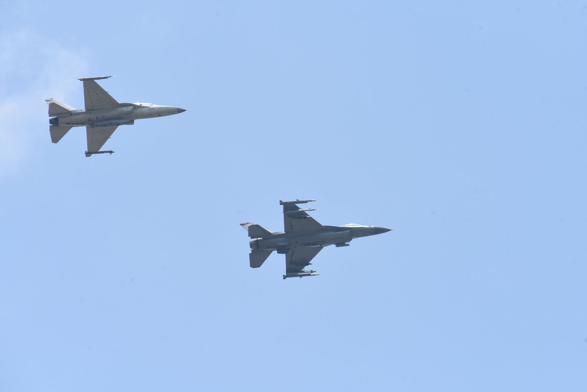 Images: The #PhilippineAirForce and their counterparts with the #UnitedStatesAirForce conducted the first part of the Joint Exercise #CopeThunder2024. #F16Falcons and #FA50s are in plain sight in #PAF's #BasaAirBase.

📸Master Sgt. Darnell T. Cannady
