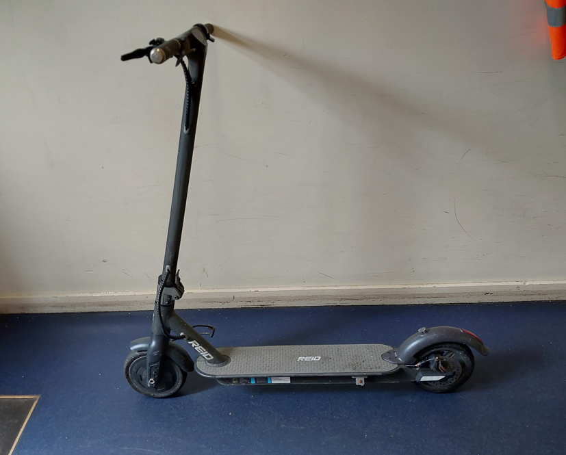 Recognise this scooter?  Found on Blaendare Road in Pontypool on 11/04/2024.  If you do please contact 101 and reference Log 224 of 11/04/2024.  You will need to provide proof of ownership on collection.

#CSO513 #PontypoolNPT #Protectandreassure