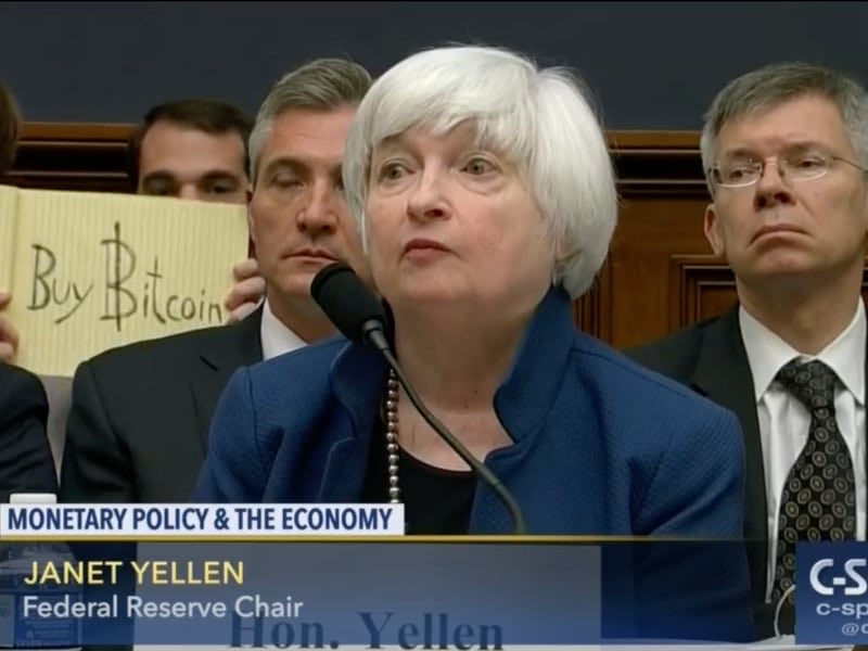 fametrano_IT's tweet photo. Ognuno sceglie chi ascoltare. Era il 2017 e #Bitcoin valeva circa $2400. Oggi ne vale $66.000: se avete ascoltato la Yellen avete fatto un cattivo affare. https://t.co/l25apV7fRu
