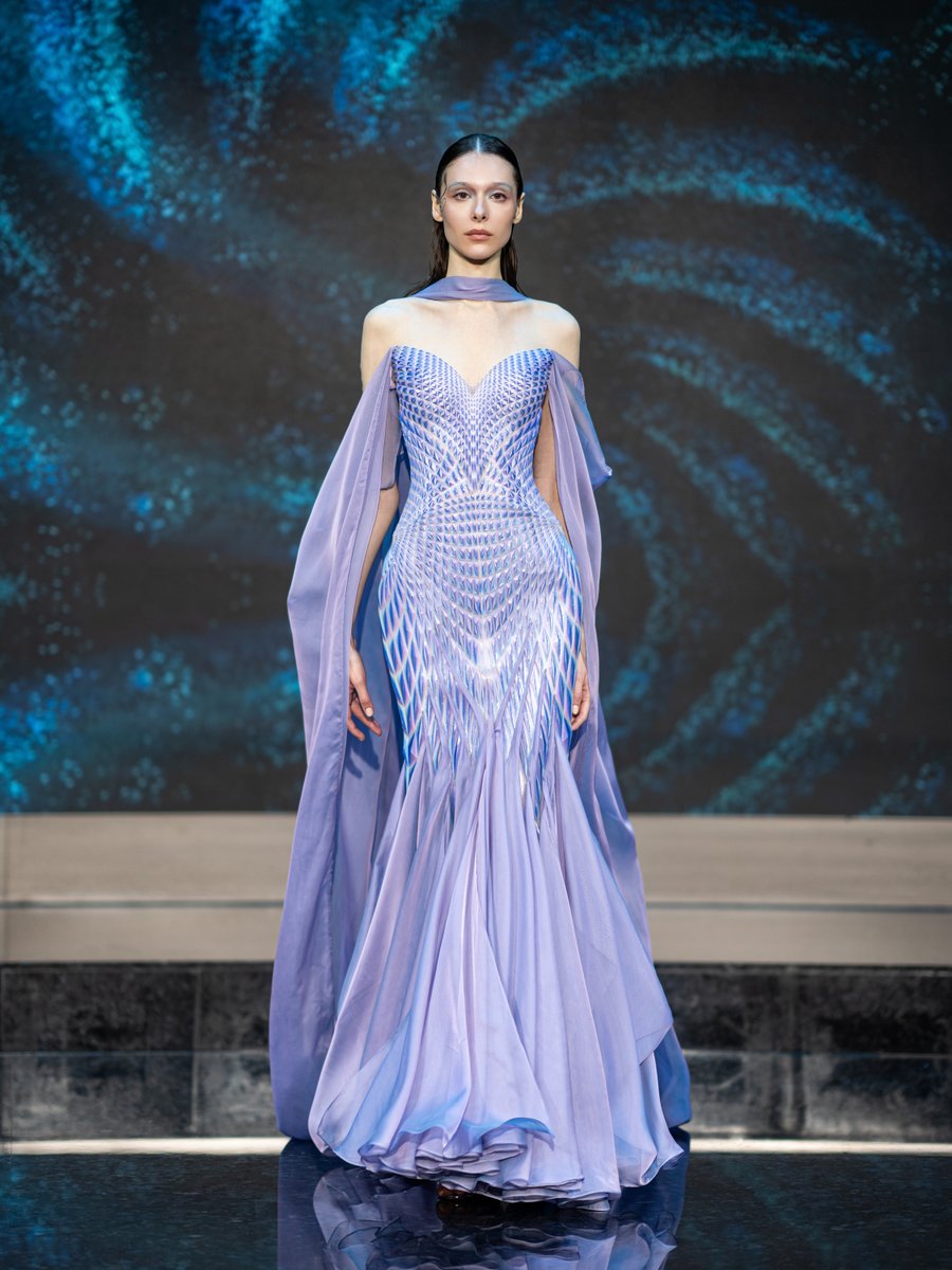At Shanghai Fashion Week, couture designer Kimi Huang, in collaboration with Stratasys, our fashion expert reseller Wuxi Chatour, and our Senior Regional Sales Manager Sidney Ke, unveiled a groundbreaking collection. 
#InnovateDesign #addstratasys #MakeAdditiveWorkForYou