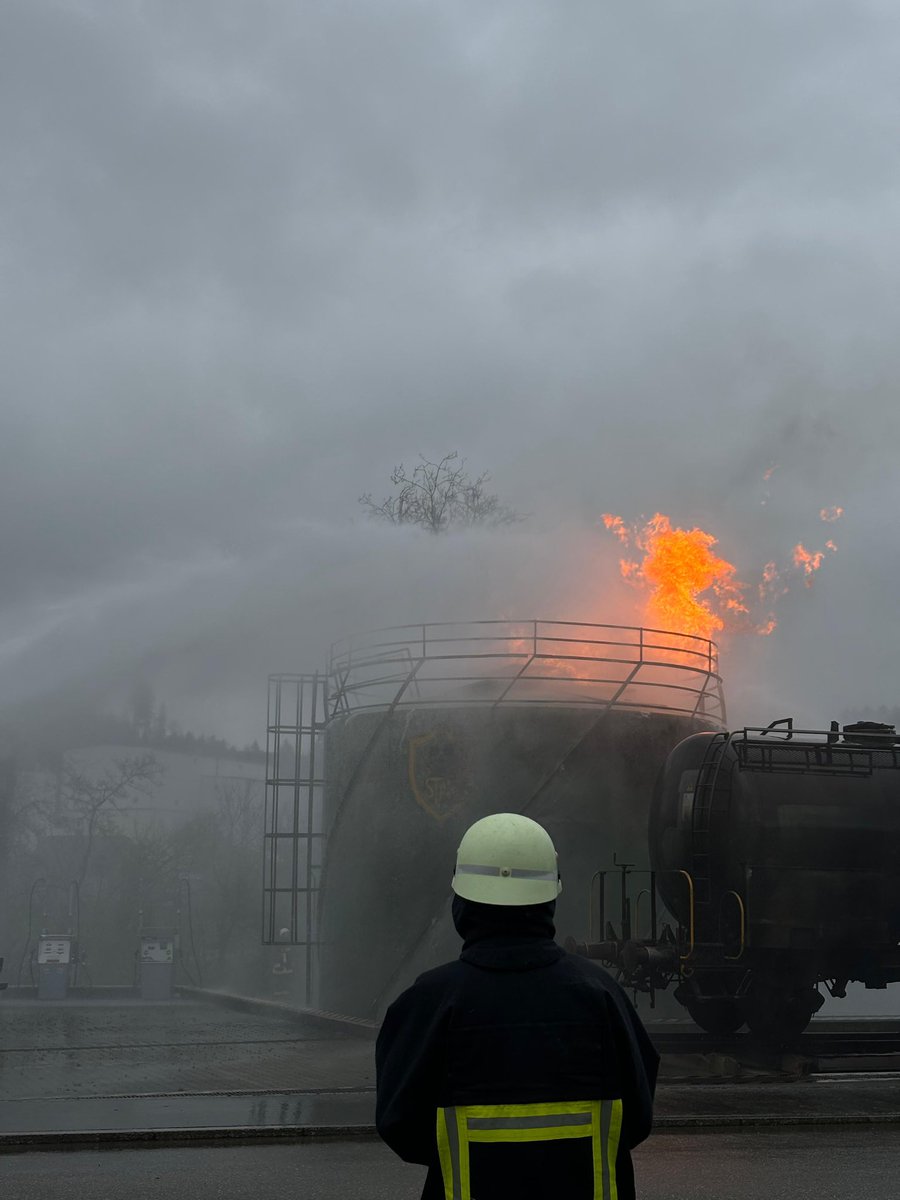 Pip0FN's tweet image. 200 days to go🪖