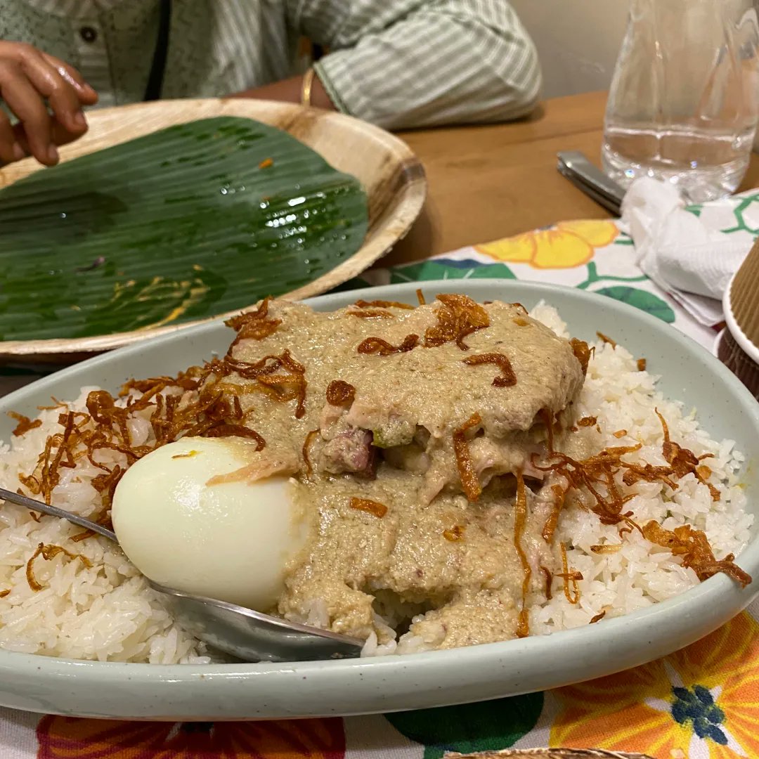 debjit_banerjee's tweet photo. Ushering in the Bengali New Year with a delicious Noboborsho lunch at Himur Heshel ❤️❤️❤️❤️ https://t.co/KVqldI6WAL