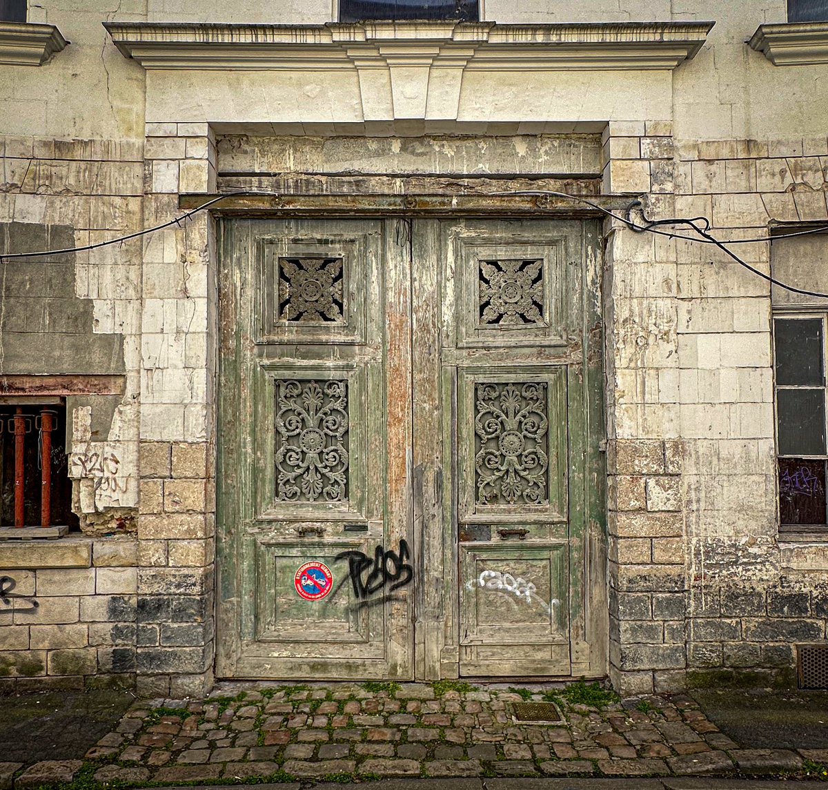 Ready for the demolition squad door, such a crying shame 🥲: Arras, Pas-de-Calais #DailyDoor