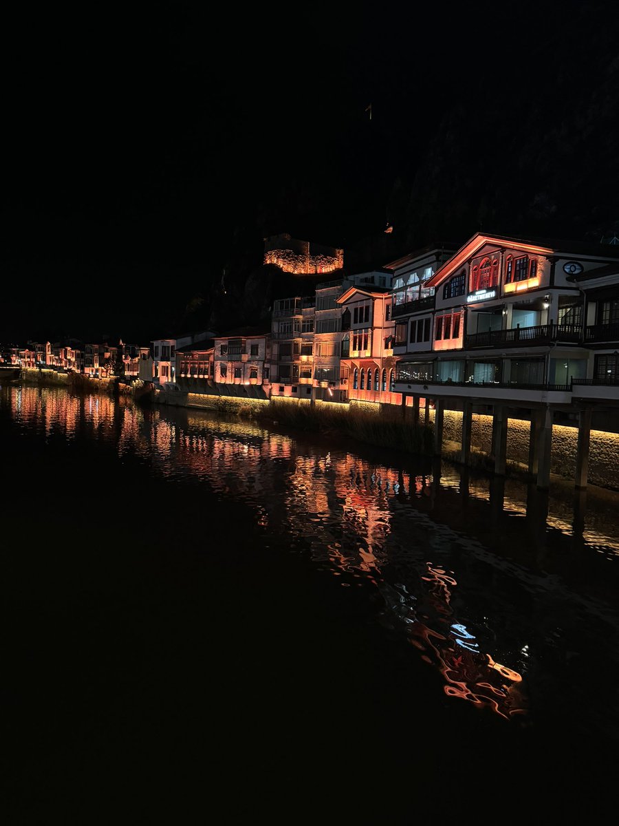 Gecesi ayrı gündüzü ayrı güzel Amasya