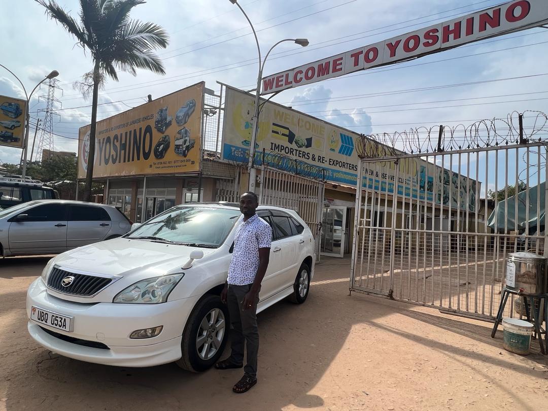 Thank you for your purchase of the TOYOTA Harrier. Its elegant white color and the addition of spoilers make it particularly eye-catching. Enjoy your ride!
+256706663101 Call or WhatsApp
yoshino-trading.com
#yoshinotrading #cardealeruganda #toyota #harrier