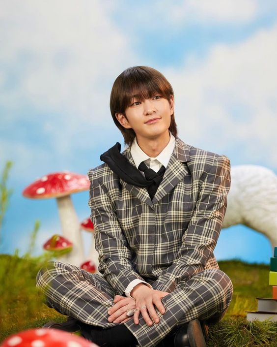 5hawols_Fairy's tweet photo. @griffinenter I love you Onew🐰❤️You fill my life with beautiful things✨You are my sunshine, my sweet sky, my precious diamond, my shiny star and I am so thankful to have you in my life🥹❤️✨Thank you for light my days and being here for us🫶I hope you will get many lovely words💌#ONEW https://t.co/qqUvFnEWsQ