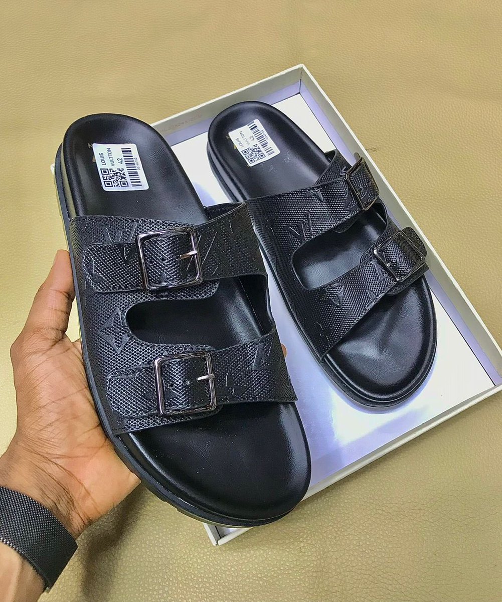 🙏Nisaidie Repost🥰 #QUALITY SHOES🔥🛍️ ~Brand name; LOUIC VUITTON🛍️🛍️ ~Size; 40 41 42 43 44 ➡️Price; 65000/= ~Delivery available 📍Kariakoo 📞 0623346245