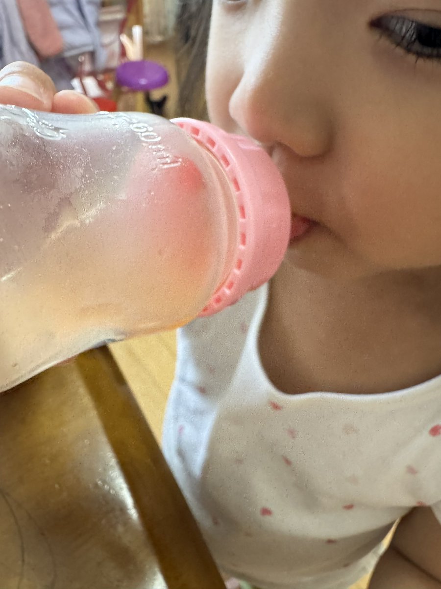 StudioBear3's tweet photo. 恐るべし！
美味しく飲めるぞエレンタール！！

ゴクゴク😳✨ https://t.co/YaIBzlAkOe