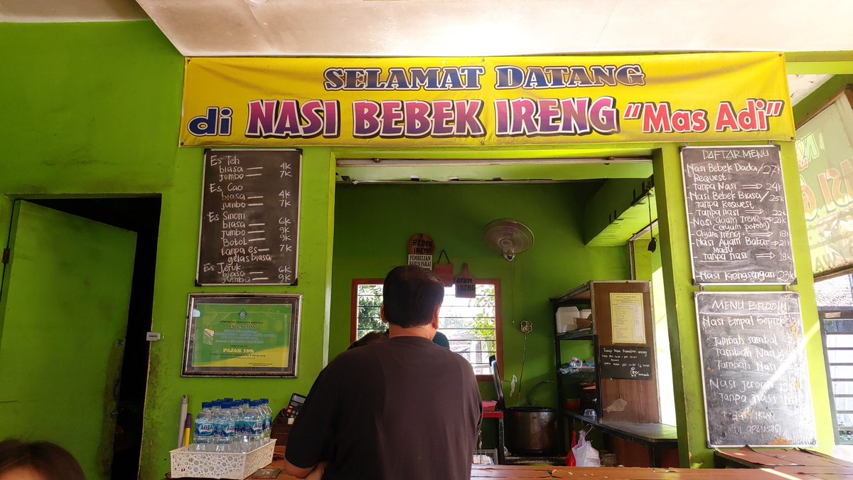 Penunggu Tribun tweet media