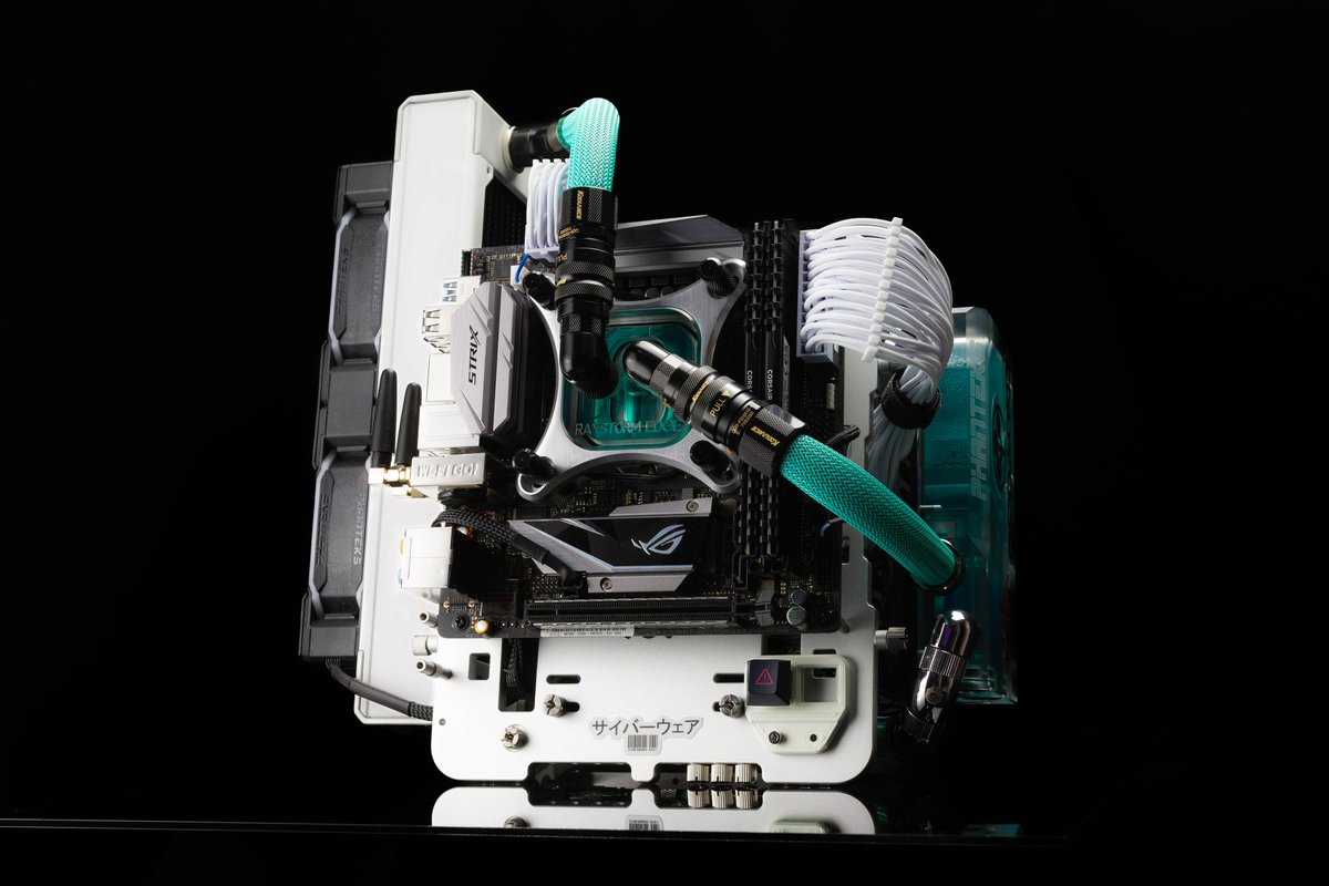 Streacom tweet media