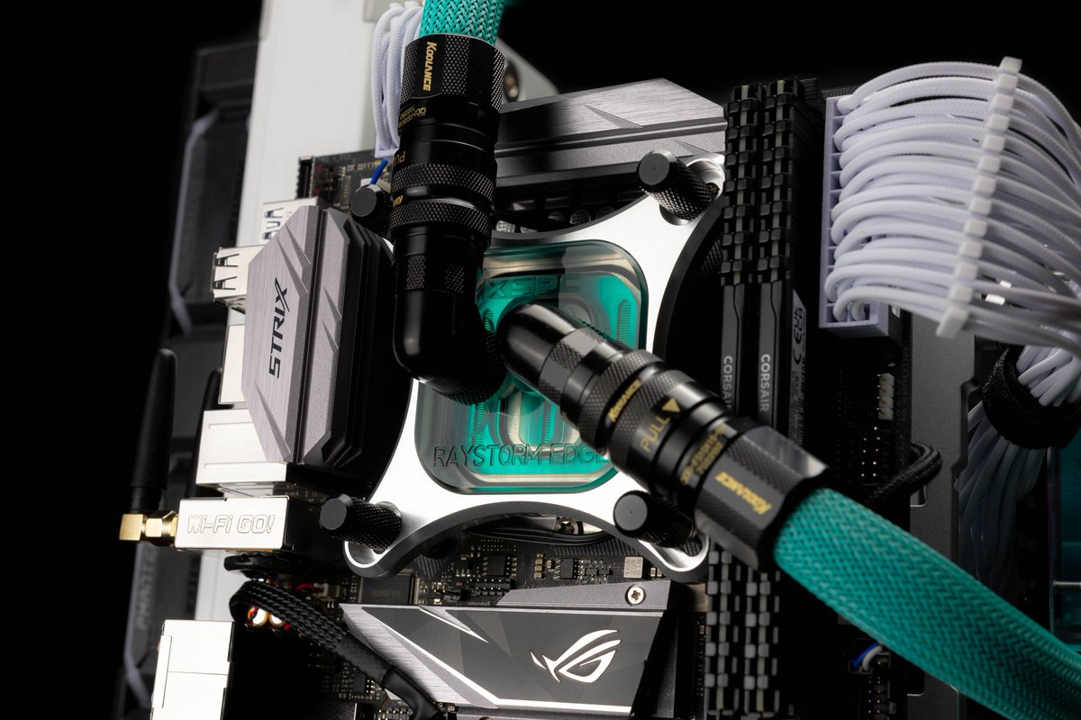 Streacom tweet media