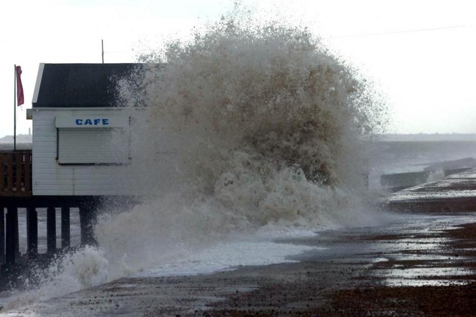 The Met Office has issued a weather warning for strong winds for the whole of Suffolk today. lowestoftjournal.co.uk/news/24252678.… 👇 Full story