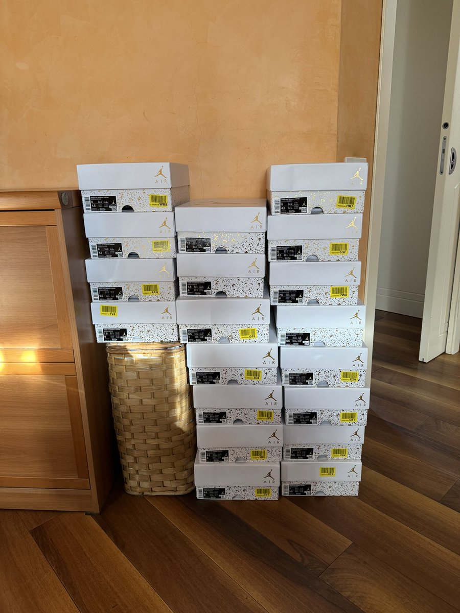 Wave of j4 metallic Gold

<a href="/CageVanguard/">Vanguard Cage</a>