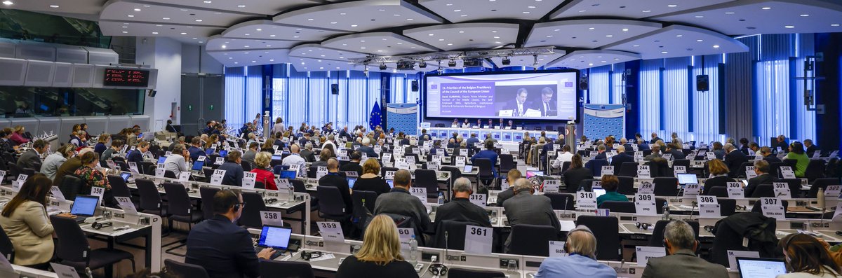 🟢@EESC_EU welcomes the adoption of the new #PharmaceuticalPackage in the @Europarl_EN !

➡️Glad to have contributed to the EU legislative process from the organised civil society perspective!

More in: europa.eu/!ddW4XP

@EP_Environment
@m_schaffenrath
@SanteBelgique