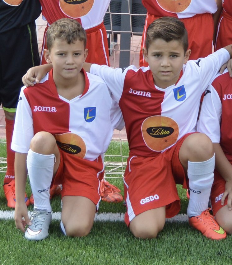 CDTajamarFutbol's tweet photo. Aficionado | Los juveniles Isra y Jorge Méndez debutaron con el primer equipo. #𝘛𝘳𝘢𝘺𝘦𝘤𝘵𝘰𝘊𝘰𝘮𝘱𝘢𝘳𝘵𝘪𝘥𝘰

𝟏𝟏 𝕥𝕖𝕞𝕡𝕠𝕣𝕒𝕕𝕒𝕤. 

𝔓𝔯𝔢𝔟𝔢𝔫𝔧𝔞𝔪í𝔫 
🛫 
𝔄𝔣𝔦𝔠𝔦𝔬𝔫𝔞𝔡𝔬. 

#CanteraTajamar ⚪️🔴 https://t.co/f1vJBcr0lP