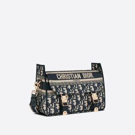 👜Reps camp Embroidery Bag

US$242.21😄

#shoulderbag #repsshoulderbag #fauxbags #replicaluxurybags #shoulderbags #fakebags #repsdiorbags #womenbags #highqualityshoulderbags #chainbags #counterfeitbags #replicadesignerbags #babareplica