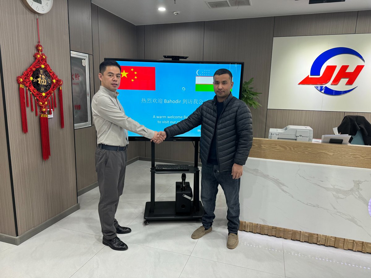 kevinQiao485110's tweet photo. Welcome Mr. Bahodir from Uzbekistan to visit our company.
#JUHE #SteelStructure #FactoryDisplay #construction #partner #steelstructurefactory #promotion #Paraguay #América #RanchLife #Syria #Iran https://t.co/nLaLPEeDWf
