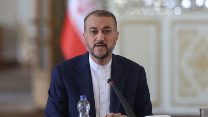 NewsAlgebraIND's tweet photo. BIG BREAKING NEWS 🚨 Iran has agreed to give India access to 17 Indian Nationals of seized ship after EAM S Jaishankar called Iranian Foreign Minister. 

Another big diplomatic victory for India.

Indian authorities will soon meet 17 Indian nationals. Iranian foreign minister Hossein Amir-Abdollahian gave the assurance while speaking on the phone with EAM S Jaishankar.