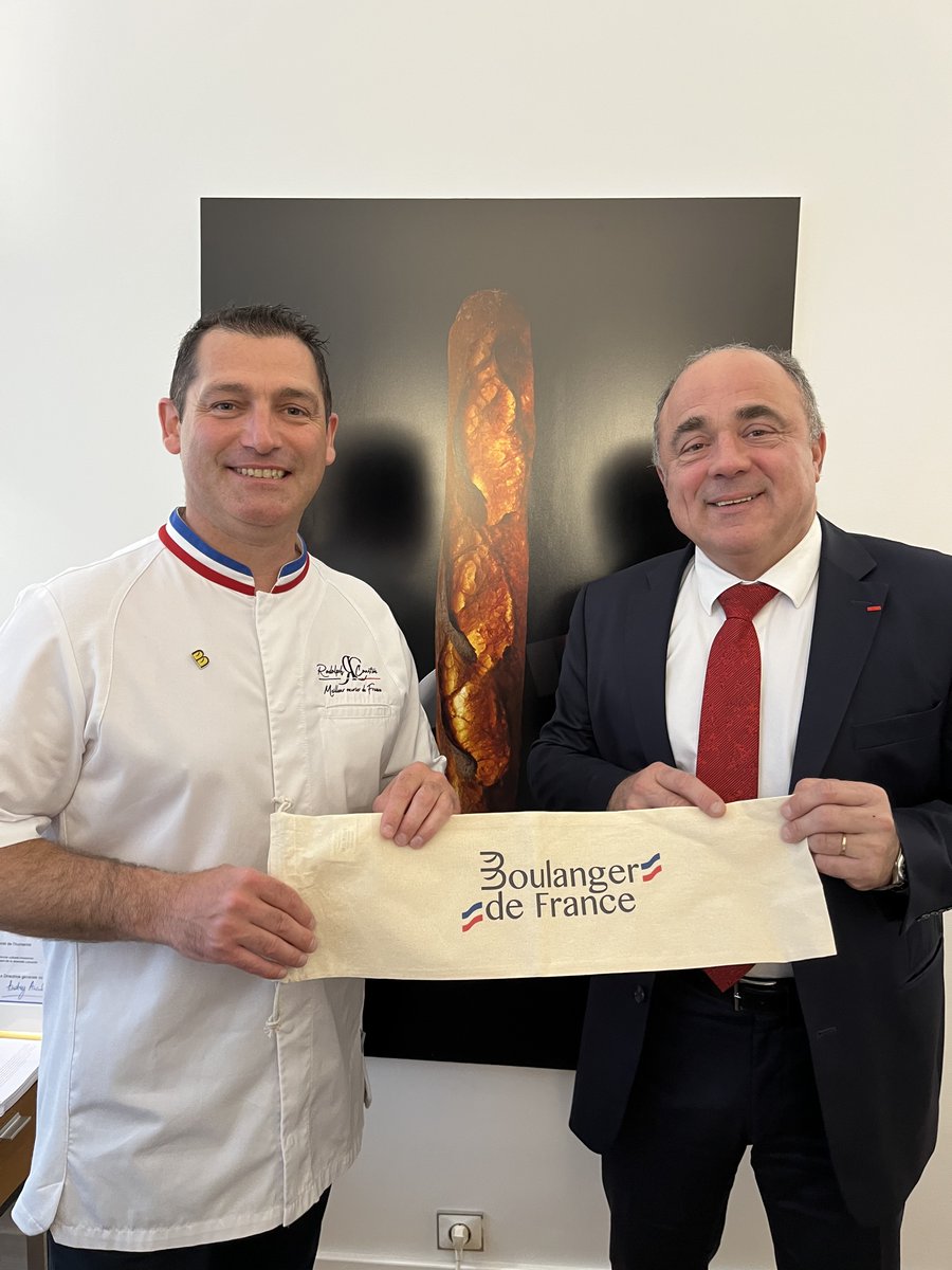 Rodolph Couston devient le parrain des Boulangers de France ! 🇫🇷 Artisan boulanger, formateur et titré Meilleur Ouvrier de France « classe boulangerie », Rodolph Couston est un professionnel pleinement engagé dans la profession depuis 1998. Convaincu de l'importance des valeurs