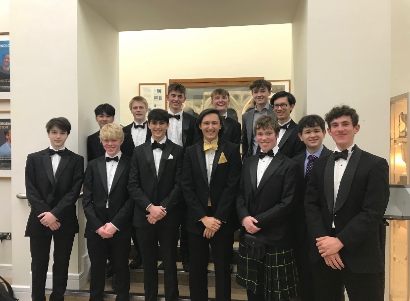 Hmptn_Classics's tweet image. We’re having a bit of a Janus moment today! 

As we look forward to another jam-packed term, we also look back on the Senior Classics Dinner with @lehclassics at the end of the spring term. Suited, booted and treated to a riveting talk by none other than Professor Caroline Vout!
