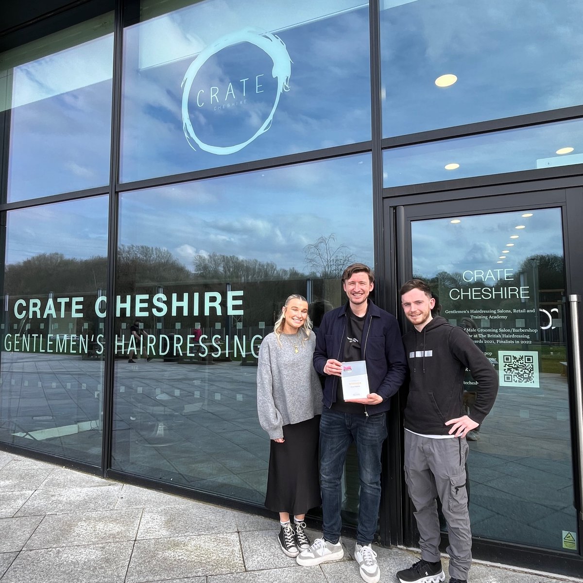 👏 Round of applause for CRATE Cheshire for winning the Men’s Specialist Salon award at the #hairawards by Hair Magazine! 🏆 Your dedication and hard work truly shines through. Congratulations team! 🎉 #Northwich