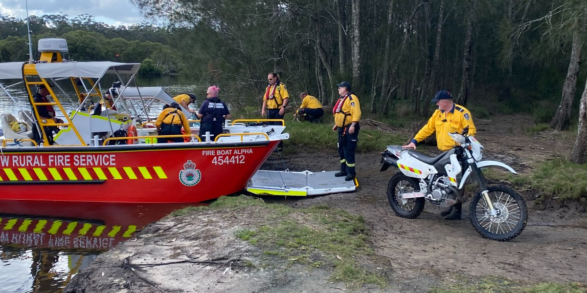 Yes, we have trail bikes. Yes, we have fireboats. Yes, sometimes our trail bikes catch a ride on our fireboats. Recently, #RFS members took part in a training exercise in Shoalhaven, which involved transporting crews and their equipment into isolated bushland via waterways.