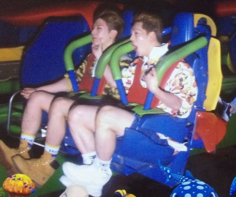 롤코 무서워서 안전바 아닌 형아 턱
잡는 쭈헌 언제쯤 안웃길까