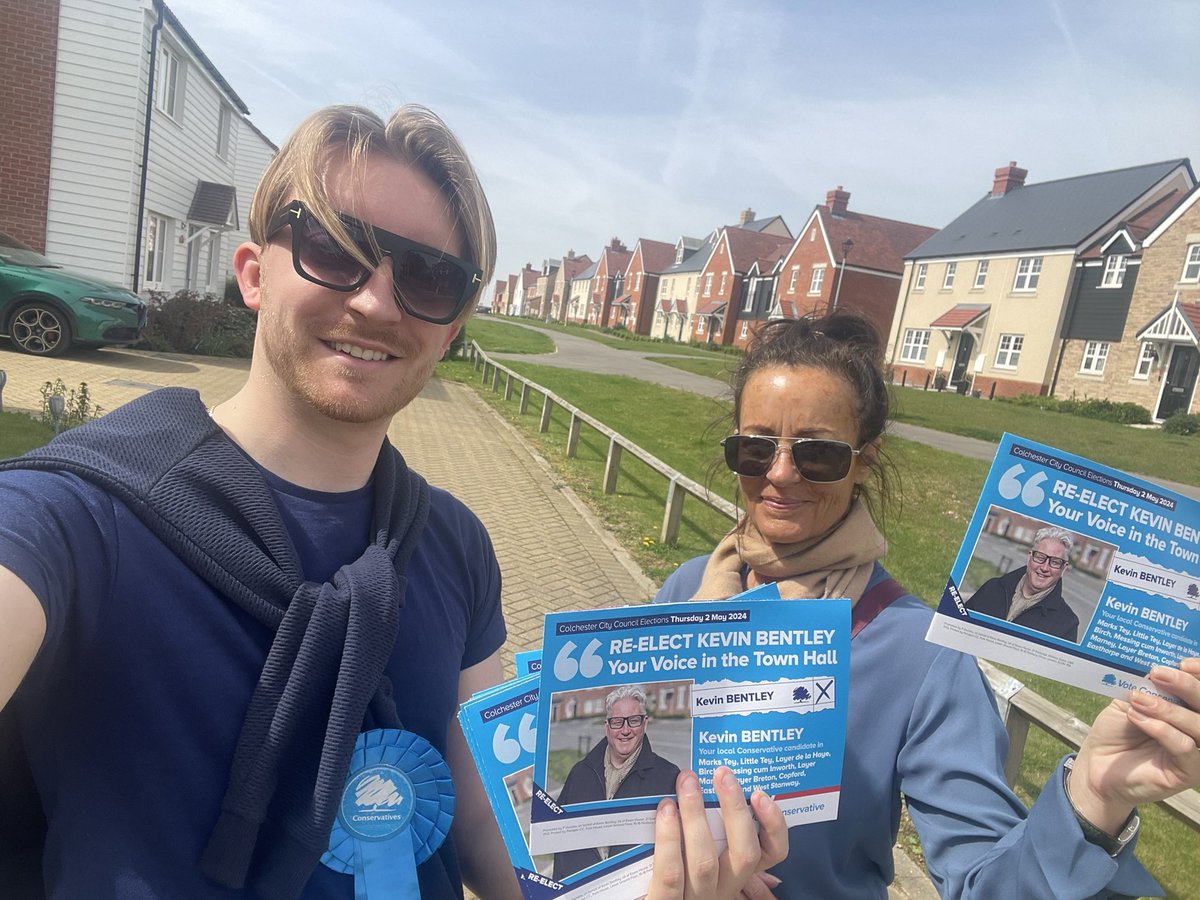 Out supporting the wonderful @CllrKBentley with Cllr Jane Fleming ☀️ Kevin is a first class Councillor for Marks Tey & Layer 🇬🇧🗳️