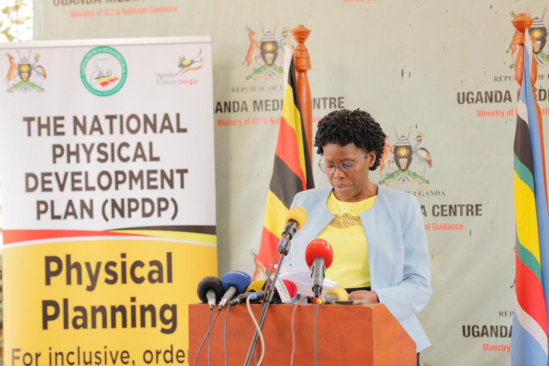 #HappeningNow at @UgandaMediaCent: The Minister of Lands, Housing and Urban Development, Hon. @JudithNabakoob1 is Addressing the Media on the National Physical Development Plan. @ministry_lands @mandyug @OfwonoOpondo