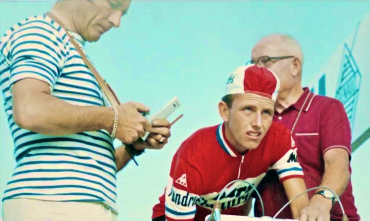 team_zoetemelk's tweet photo. Départ du Contre-la-montre de Bordeaux, #TDF70
#JoopZoetemelk #TDF1970 🇳🇱 https://t.co/EyejHcGykI