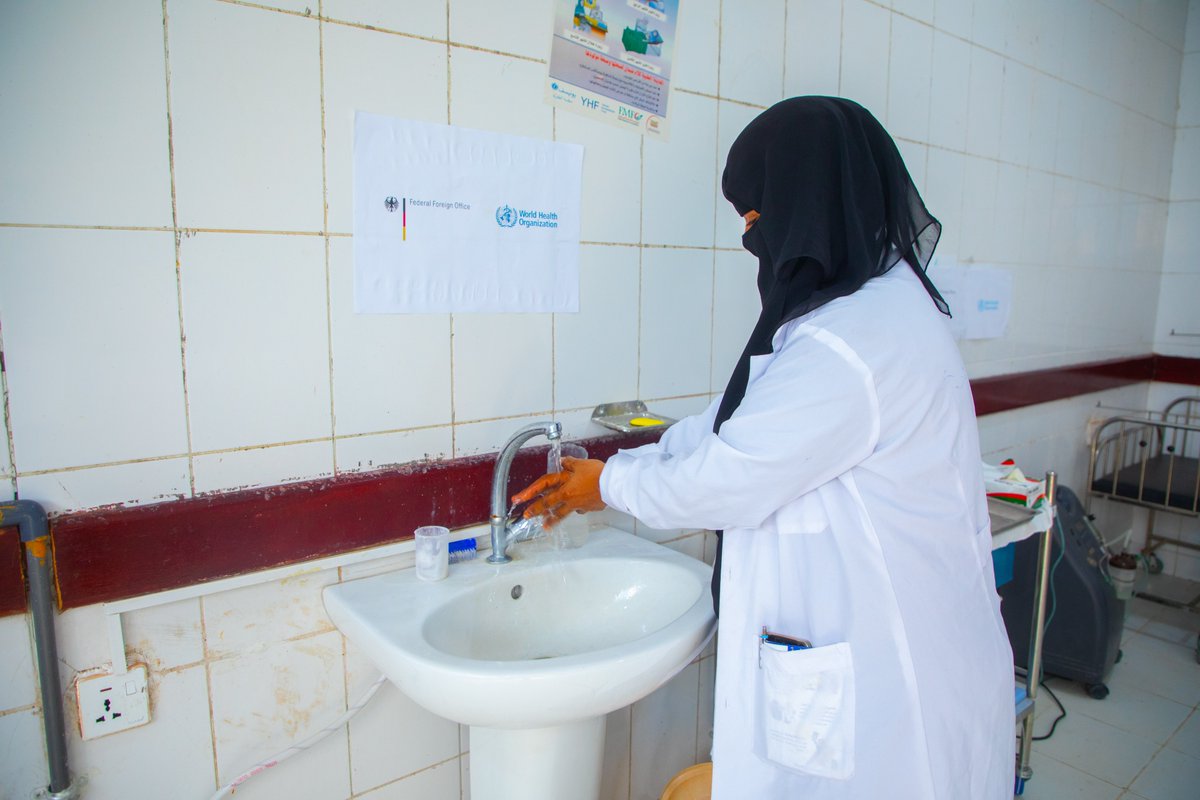 In partnership with @GermanyUN 🇩🇪, @WHO is working to prevent hospital-acquired- infections in Yemen!🏥 Over 72 health facilities have maintained infection prevention and control through uninterrupted water supply 💧& provision of infection prevention supplies. #YemenCantWait