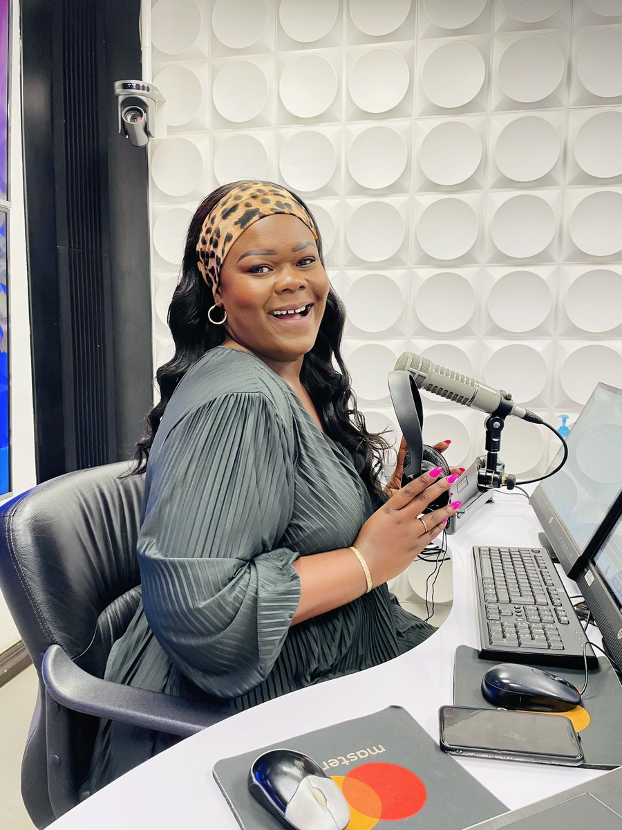 Get ready! get ready!! @catesidede  #KissSidede