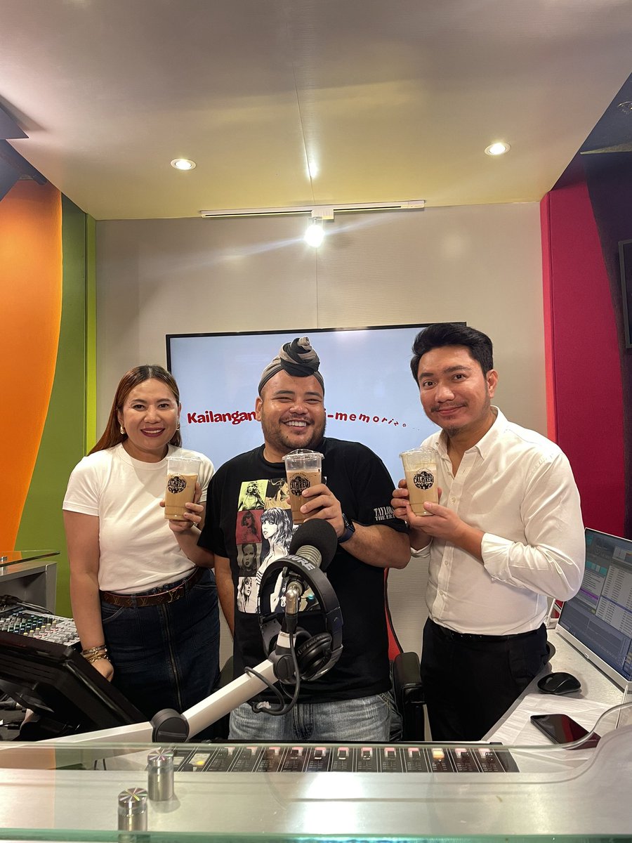 iamkuwaii's tweet photo. Feel good monday! Tambalang Nicole Hyala and Chris Tsuper enjoying our coffee from Calbrew 🫶 https://t.co/HYQEDGIaCL