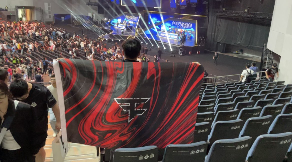 sakin_747's tweet photo. @FaZeEsports @FaZeClan @broky @karriganCSGO @ropz @FaZe_rainCS @FROZENNcs @neo_fkubski @IEM https://t.co/49bs2ySalZ