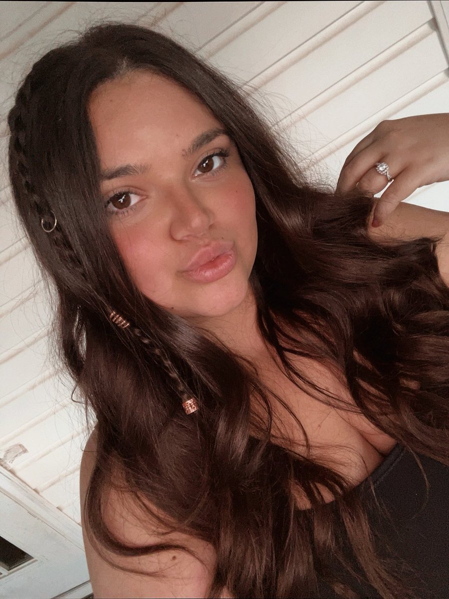 vannahhlea's tweet photo. wknd thngs ✴️🧑‍🧑‍🧒‍🧒💗 https://t.co/kue0N9YgV5