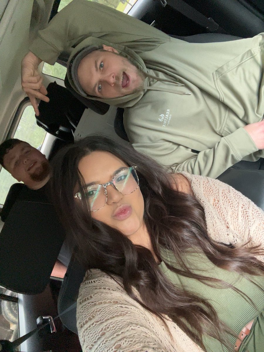 vannahhlea's tweet photo. wknd thngs ✴️🧑‍🧑‍🧒‍🧒💗 https://t.co/kue0N9YgV5