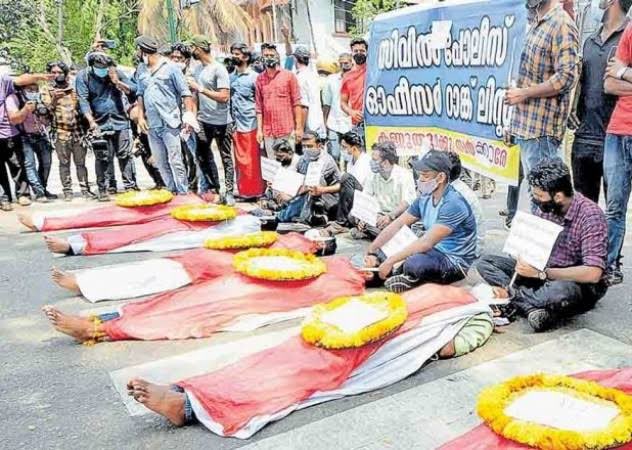 shafi_parambil_'s tweet photo. What was the mistake done by the PSC rank holders and aspirants? Is it that they didn't become a 'PSC' #PinarayiServiceCommittee member? After all only the 'PSC' members can get back door entry to govt Jobs.
#PinarayiServiceCommitte (PSC)
#BackDoorEntry
#ShameOnKeralaGovernment https://t.co/sf7iMgQNq6